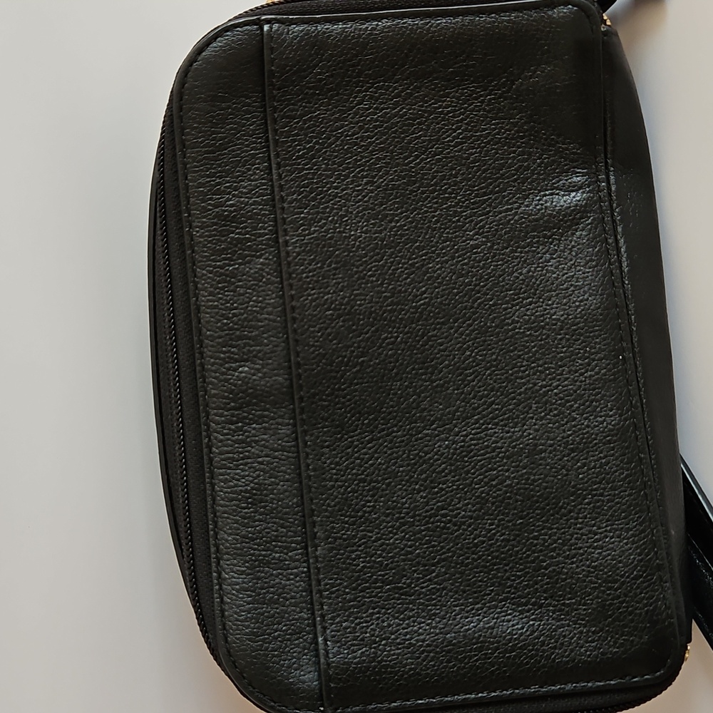 TUMI Black Leather Crossbody Bag Detachable Strap - Picture 7 of 17